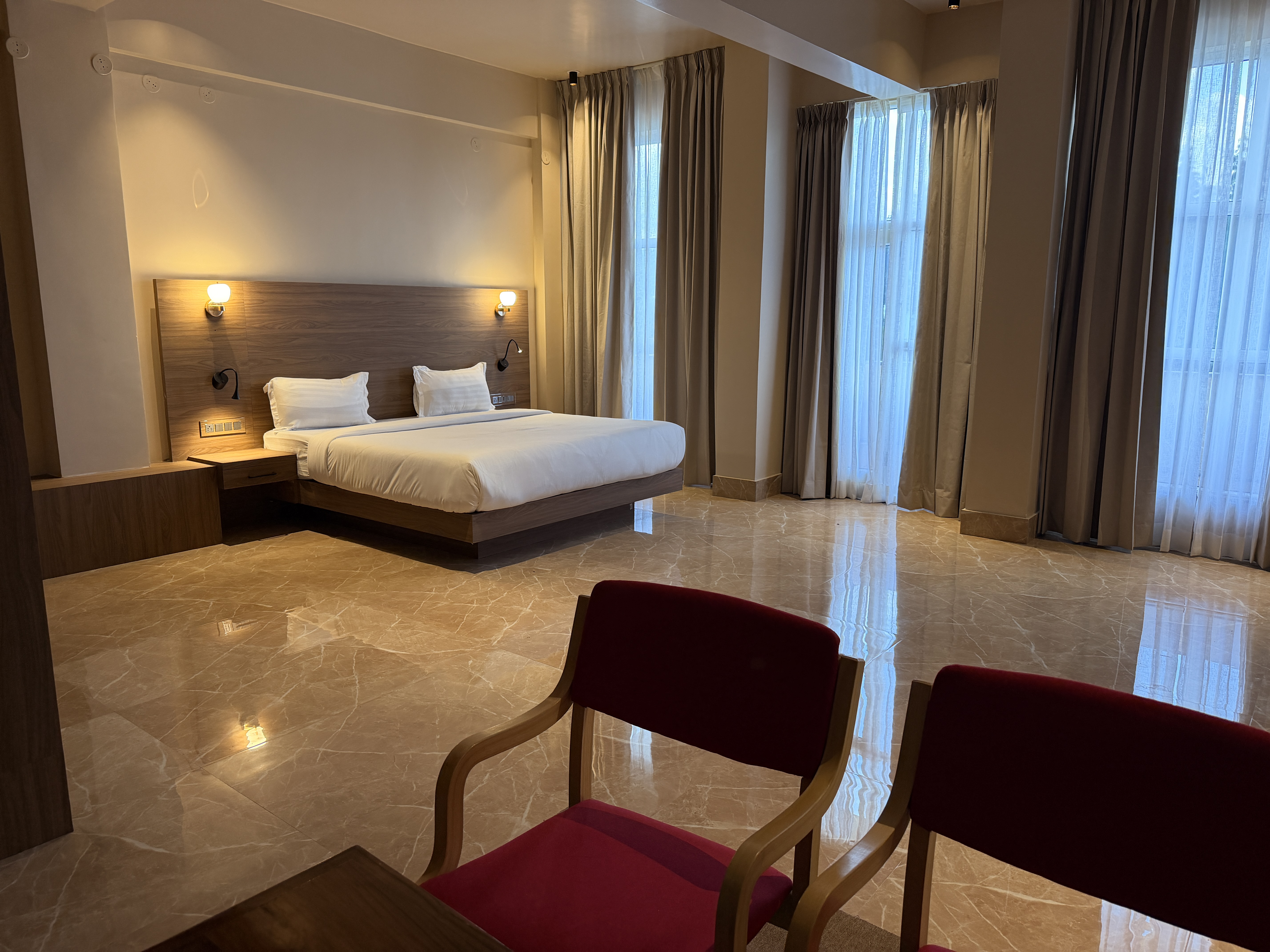 Luxury Suite with Balcony